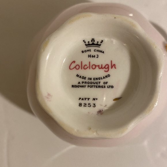 EUC. Vintage Colclough China, light purple teacup, and saucer set of one. - Picture 7 of 7